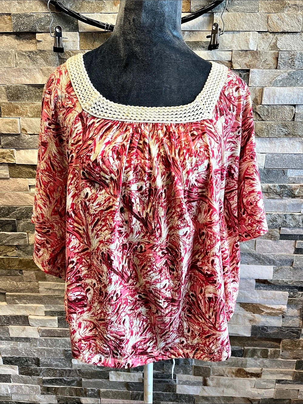 Abstract Tunic in Pink & White Like New